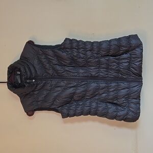 Athleta‎ Downalicious Deluxe Lightweight Outdoors Puffer Vest - Grey - Medium